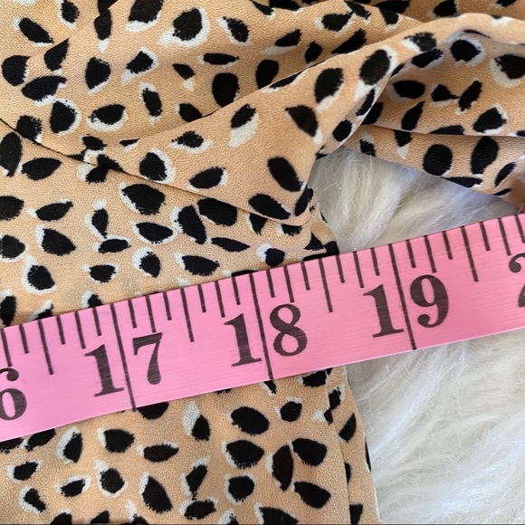 🔥SOLD🔥 The Limited Leopard Print Button Down Shirt Small - Picture 15 of 16